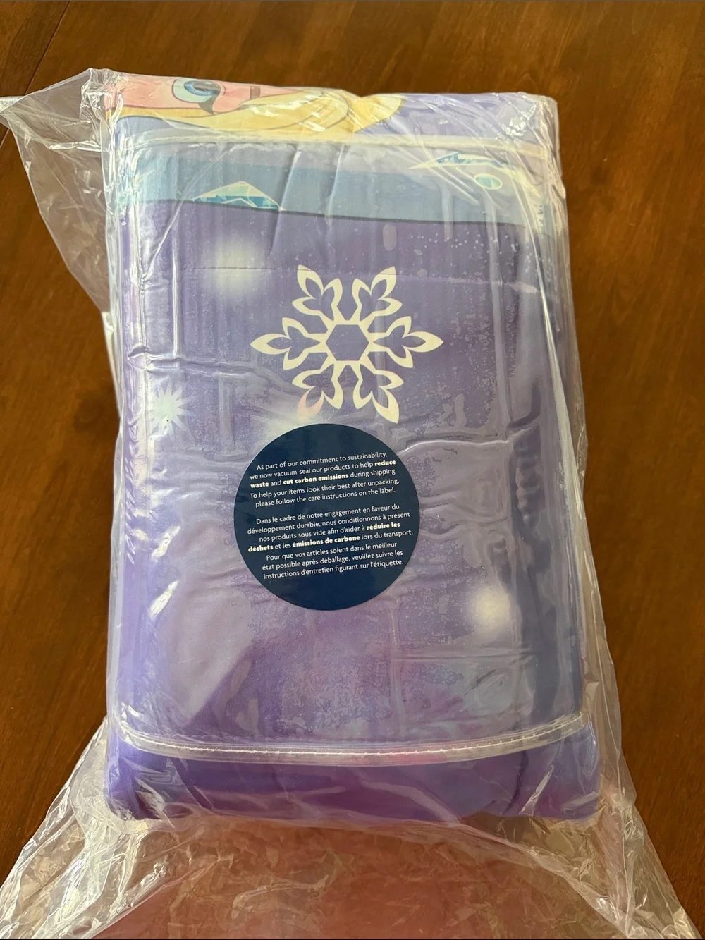 Disney Frozen Elsa & Anna 7 piece full bed set (comforter, sheets, pillowcases)